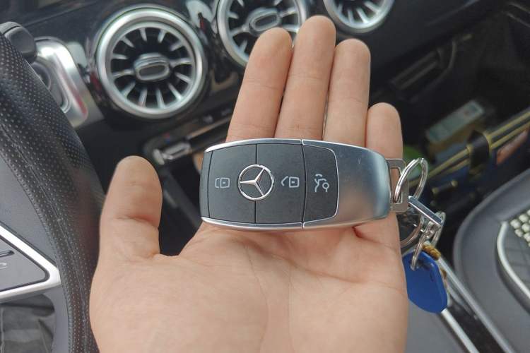 Used Mercedes-Benz GLB 2024 GLB 220 Fashion Model Vehicle Key