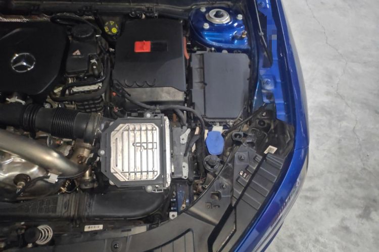 Used Mercedes-Benz GLB 2024 GLB 220 4MATIC Engine Bay Left