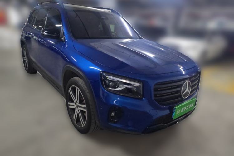 Used Mercedes-Benz GLB 2024 GLB 220 4MATIC Front Right 45 Deg