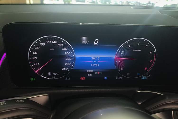 Used Mercedes-Benz GLB 2024 GLB 220 4MATIC Instrument Cluster