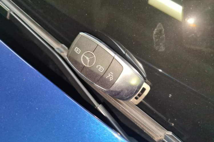 Used Mercedes-Benz GLB 2024 GLB 220 4MATIC Interior 1