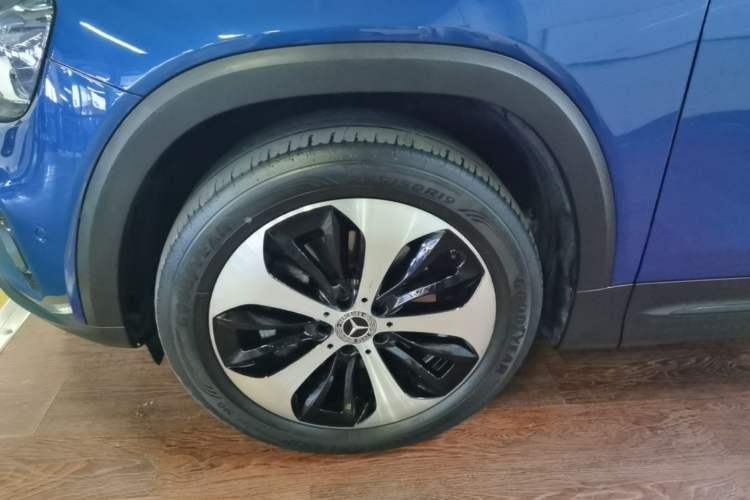 Used Mercedes-Benz GLB 2024 GLB 220 4MATIC Left Front Wheel Hub