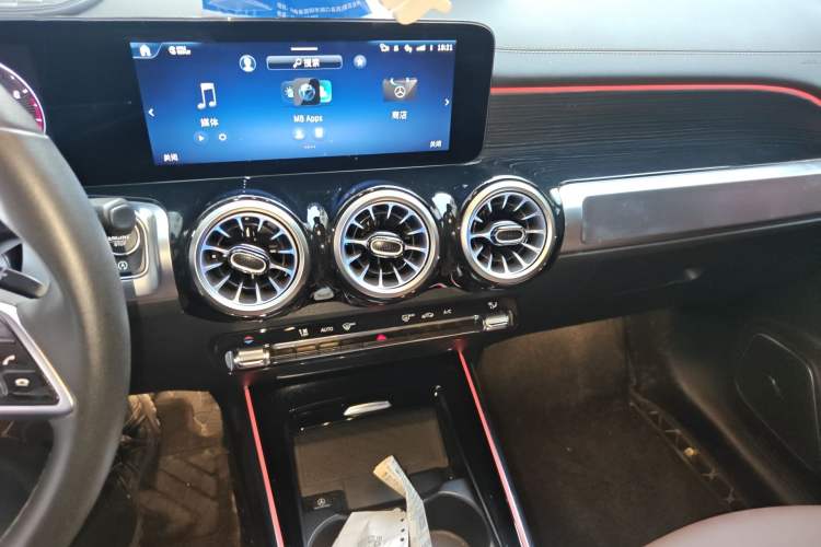 Used Mercedes-Benz GLB 2024 GLB 220 4MATIC Audio And AC Panel
