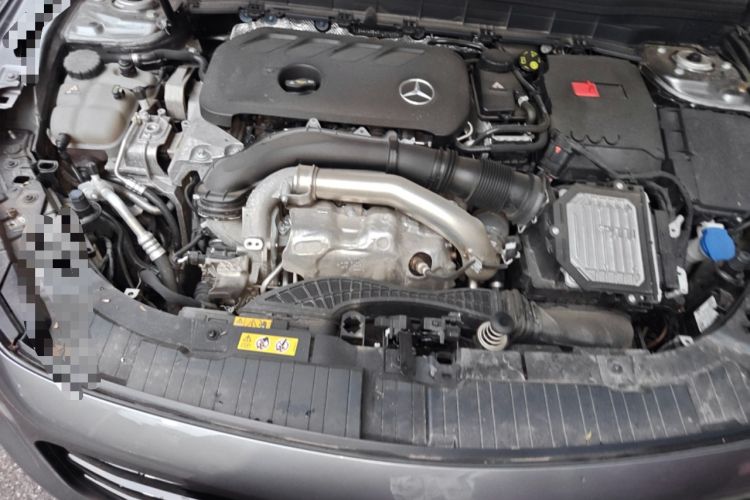 Used Mercedes-Benz GLB 2024 GLB 220 4MATIC Engine Bay