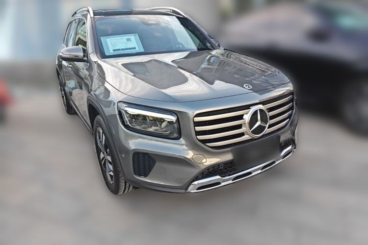 Used Mercedes-Benz GLB 2024 GLB 200 Dynamic Edition Front Right 45 Deg