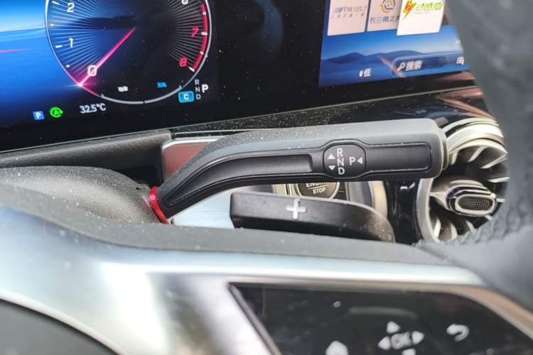 Used Mercedes-Benz GLB 2024 Refresh GLB 220 Fashion Edition Gear Lever