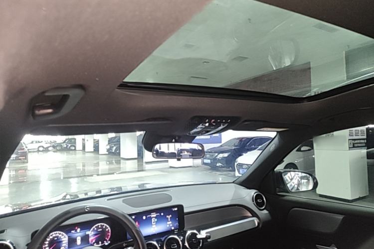 Used Mercedes-Benz GLB 2024-Year Restyled GLB 200 Dynamic Edition Headliner