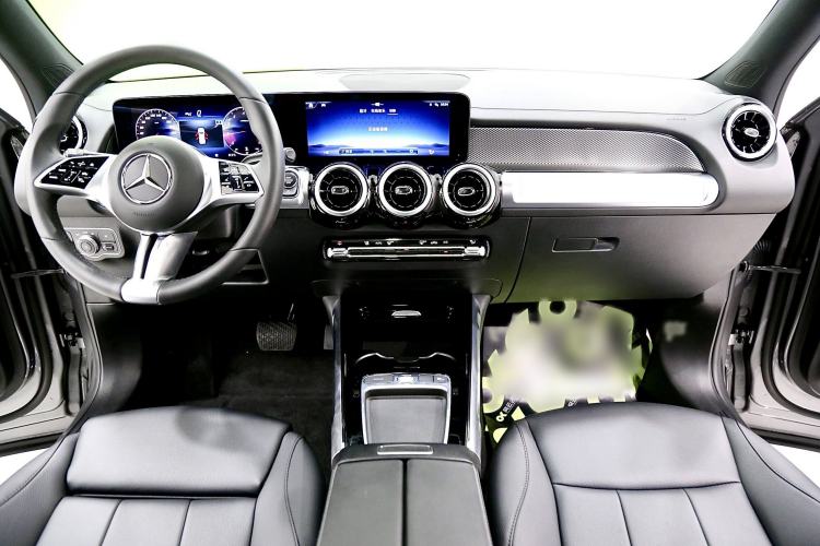 Used Mercedes-Benz GLB 2024 GLB 200 Dynamic Edition Interior 2