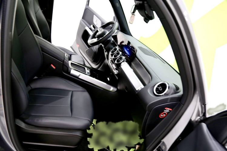 Used Mercedes-Benz GLB 2024 GLB 200 Dynamic Edition Interior 6