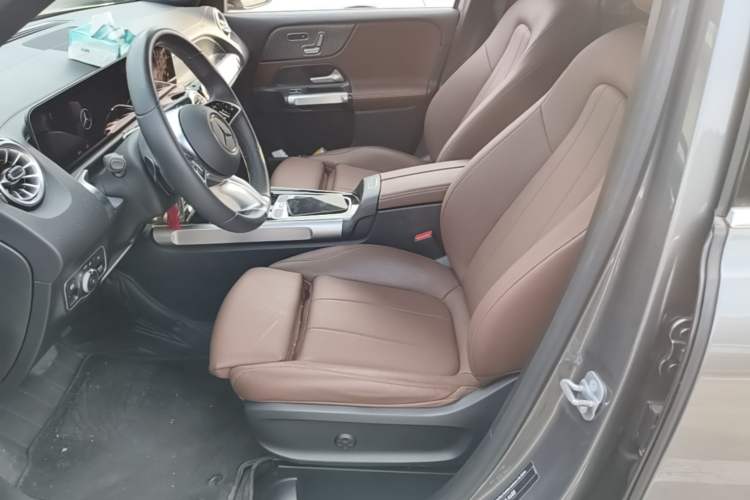 Used Mercedes-Benz GLB 2024 Refresh GLB 220 Fashion Edition Left Front Seat