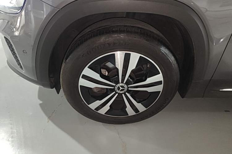 Used Mercedes-Benz GLB 2024-Year Restyled GLB 200 Dynamic Edition Left Front Wheel Hub