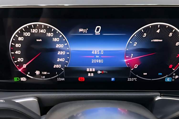 Used Mercedes-Benz GLB 2024 GLB 200 Dynamic Edition Odometer Close Up