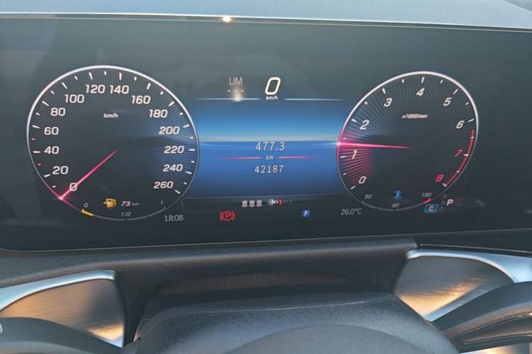Used Mercedes-Benz GLB 2024 GLB 200 Dynamic Edition Odometer Close Up