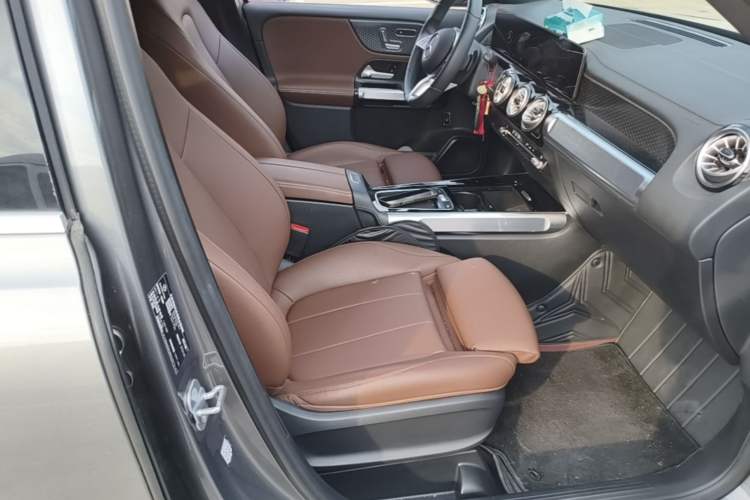 Used Mercedes-Benz GLB 2024 Refresh GLB 220 Fashion Edition Right Front Seat