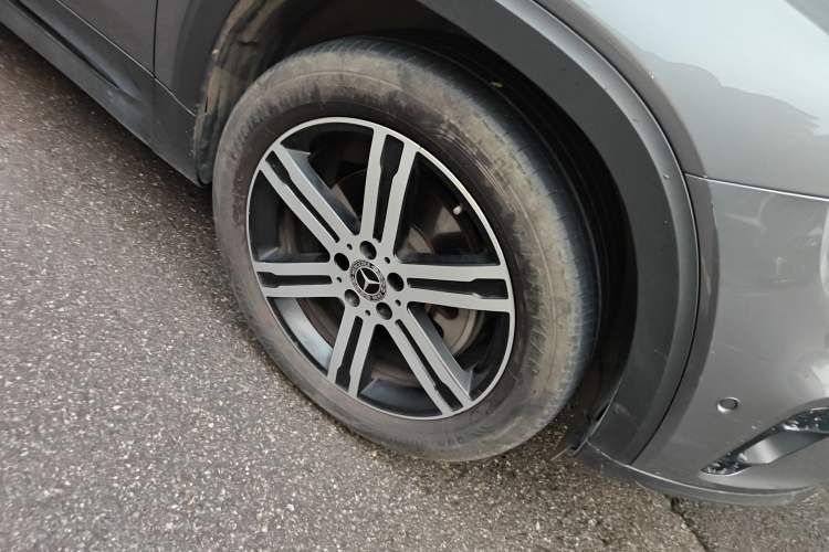 Used Mercedes-Benz GLB 2024 GLB 220 4MATIC Right Front Wheel Hub