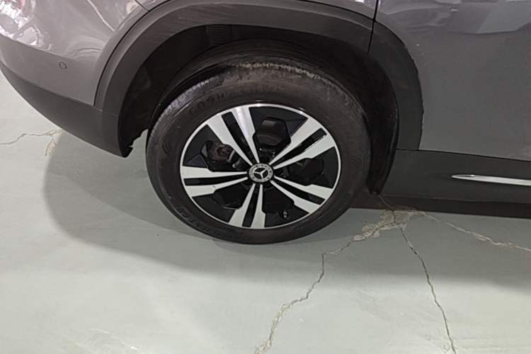 Used Mercedes-Benz GLB 2024-Year Restyled GLB 200 Dynamic Edition Right Rear Wheel Hub