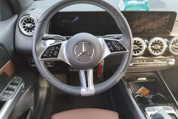 Used Mercedes-Benz GLB 2024 Refresh GLB 220 Fashion Edition Steering Wheel