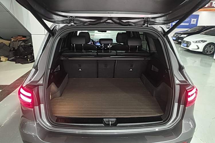 Used Mercedes-Benz GLB 2024-Year Restyled GLB 200 Dynamic Edition Trunk