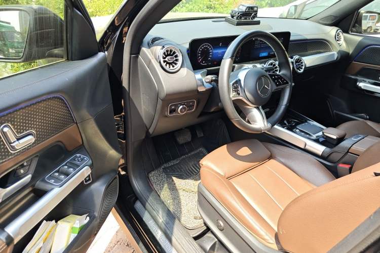 Used Mercedes-Benz GLB 2024 Refresh GLB 220 Dynamic Edition Driver Seat