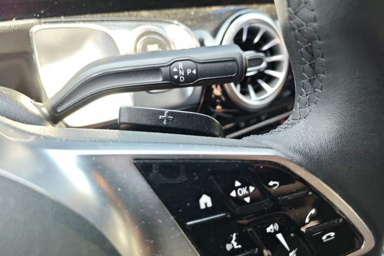 Used Mercedes-Benz GLB 2024 Refresh GLB 220 Dynamic Edition Gear Lever