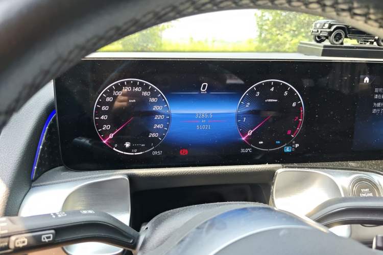 Used Mercedes-Benz GLB 2024 Refresh GLB 220 Dynamic Edition Instrument Cluster