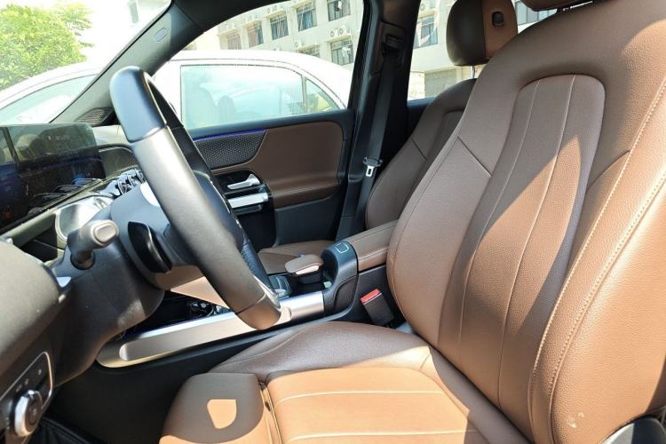 Used Mercedes-Benz GLB 2024 Refresh GLB 220 Dynamic Edition Left Front Seat