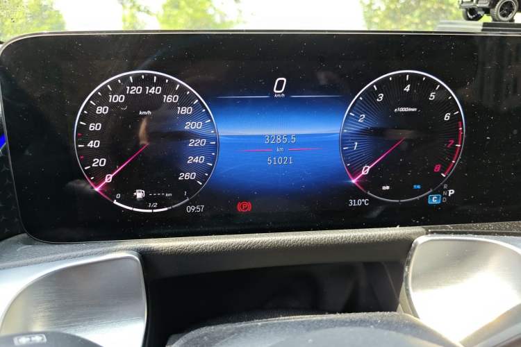 Used Mercedes-Benz GLB 2024 Refresh GLB 220 Dynamic Edition Odometer Close Up