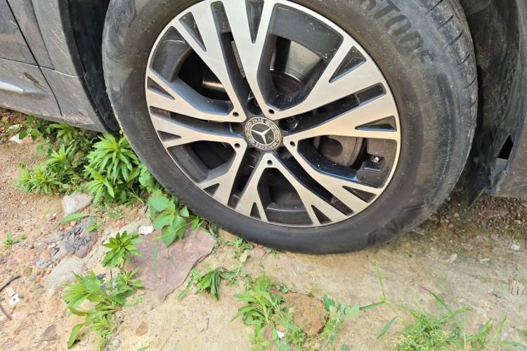 Used Mercedes-Benz GLB 2024 Refresh GLB 220 Dynamic Edition Right Front Wheel Hub