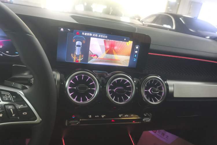Used Mercedes-Benz GLB 2024 Refresh GLB 220 Fashion Edition Audio And AC Panel