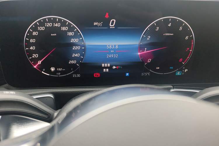 Used Mercedes-Benz GLB 2024 GLB 220 4MATIC Instrument Cluster