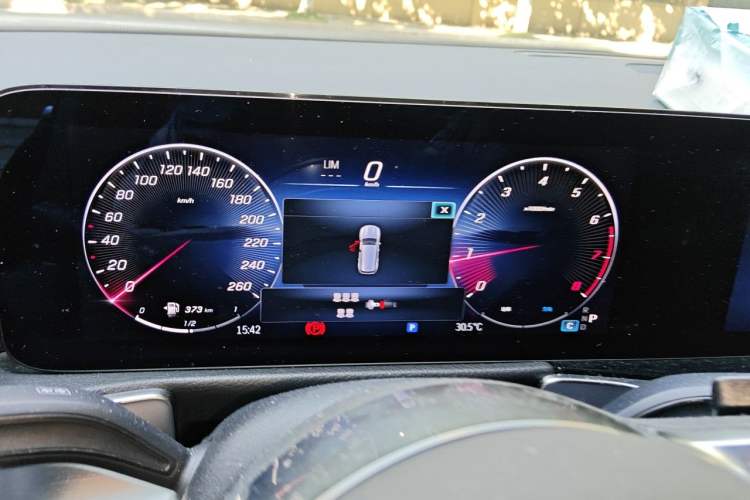 Used Mercedes-Benz GLB 2024 Refresh GLB 220 Fashion Edition Instrument Cluster