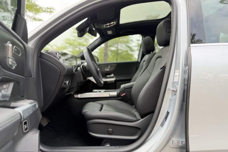 Used Mercedes-Benz GLB 2024 Refresh GLB 220 Fashion Edition Left Front Seat