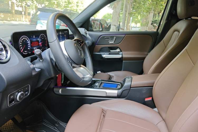 Used Mercedes-Benz GLB 2024 Refresh GLB 220 Fashion Edition Left Front Seat