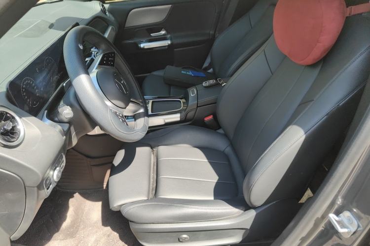 Used Mercedes-Benz GLB 2024-Year Restyled GLB 200 Dynamic Edition Left Front Seat