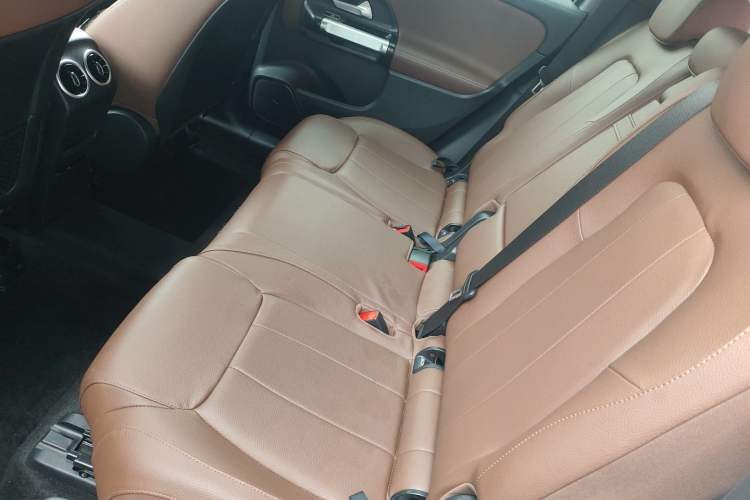Used Mercedes-Benz GLB 2024 GLB 220 4MATIC Left Rear Seat