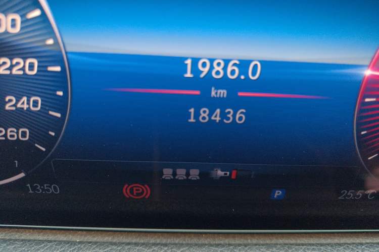 Used Mercedes-Benz GLB 2024 GLB 220 Dynamic Edition Odometer Close Up