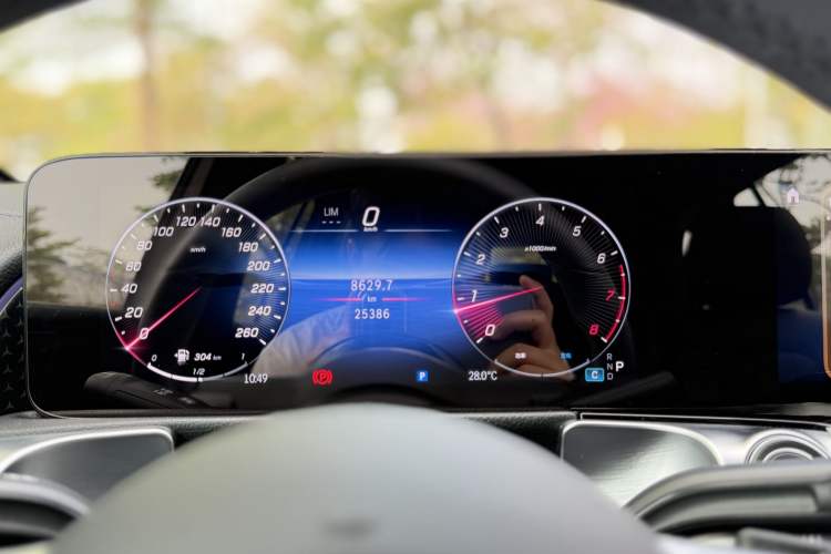 Used Mercedes-Benz GLB 2024 Refresh GLB 220 Fashion Edition Odometer Close Up