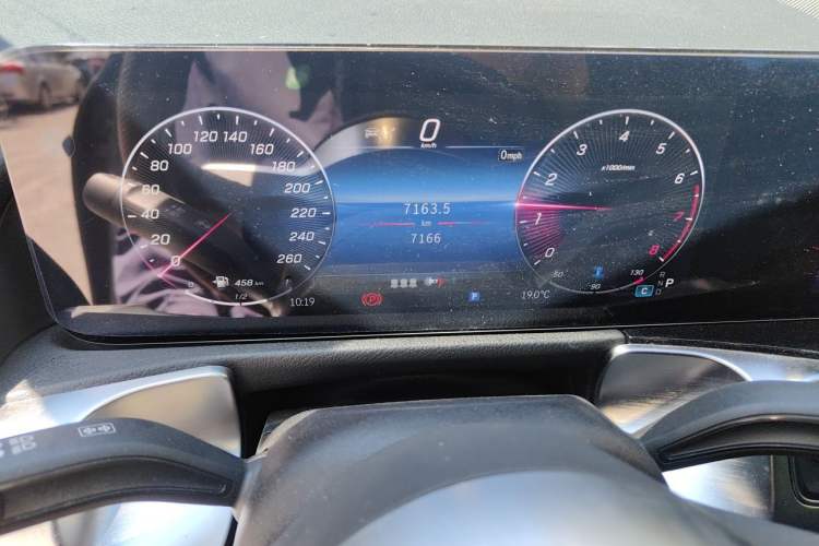 Used Mercedes-Benz GLB 2024-Year Restyled GLB 200 Dynamic Edition Odometer Close Up