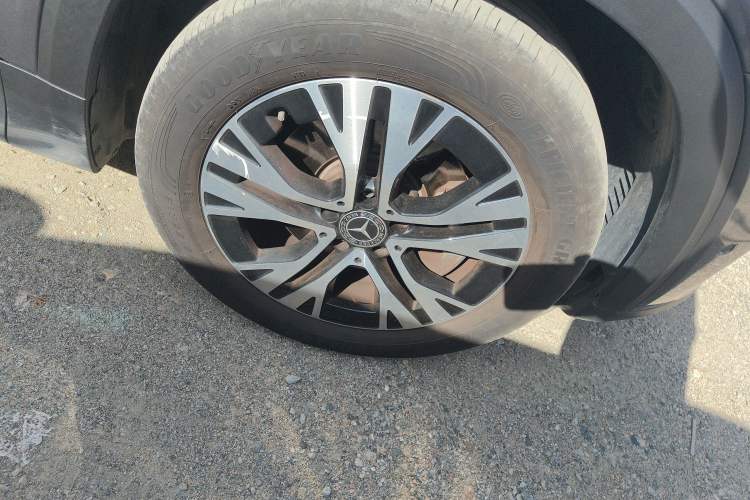 Used Mercedes-Benz GLB 2024 GLB 220 Dynamic Edition Right Front Wheel Hub