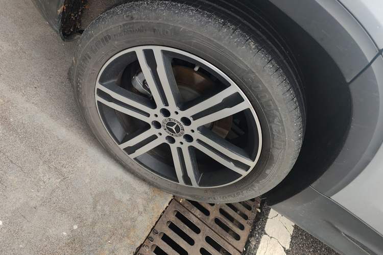 Used Mercedes-Benz GLB 2024 GLB 220 4MATIC Right Rear Wheel Hub