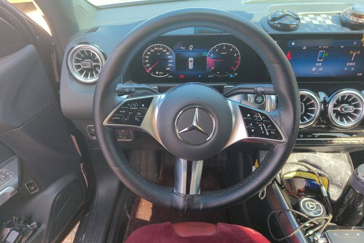 Used Mercedes-Benz GLB 2024 GLB 220 Dynamic Edition Steering Wheel