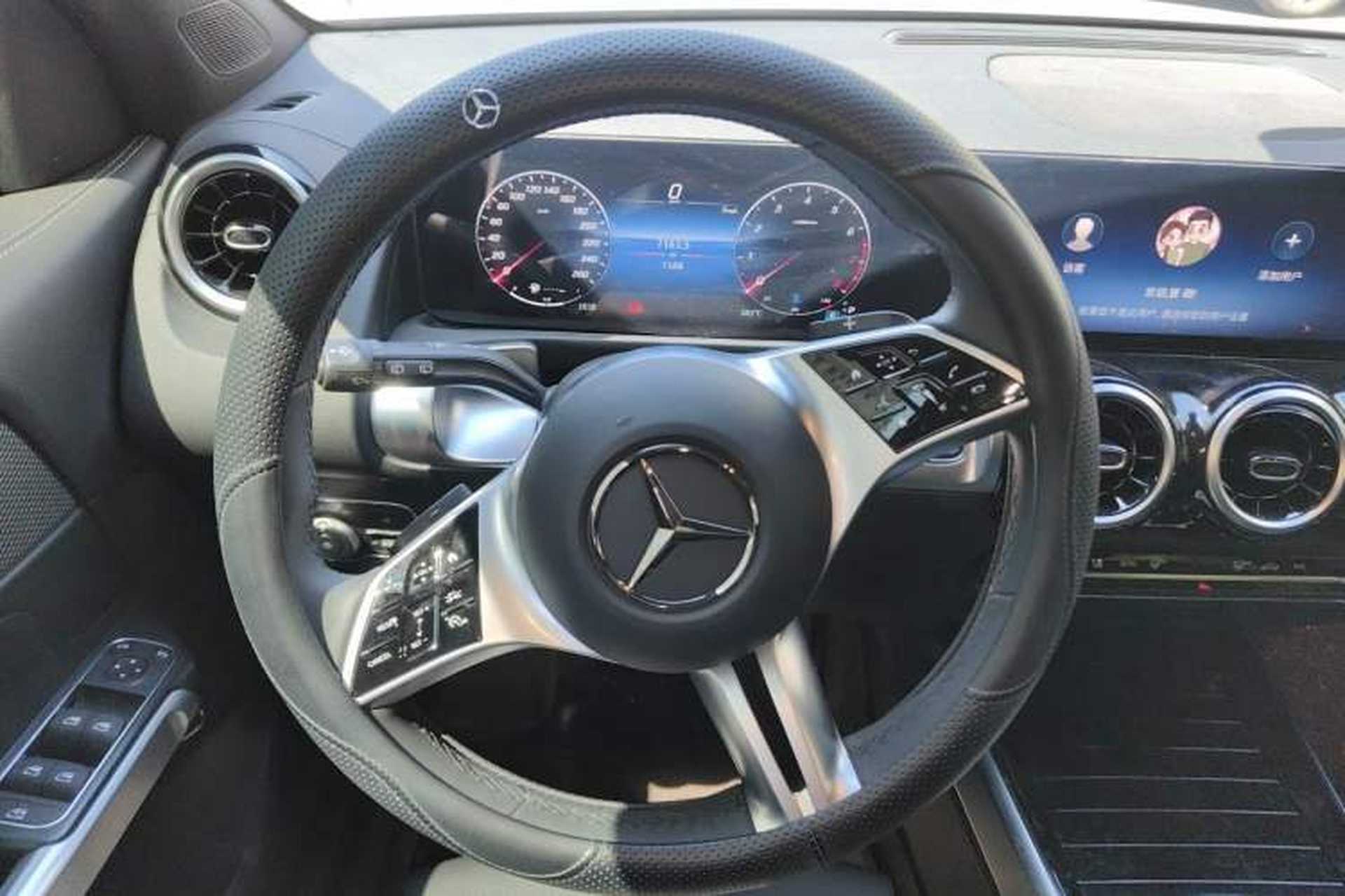 Used Mercedes-Benz GLB 2024-Year Restyled GLB 200 Dynamic Edition Steering Wheel