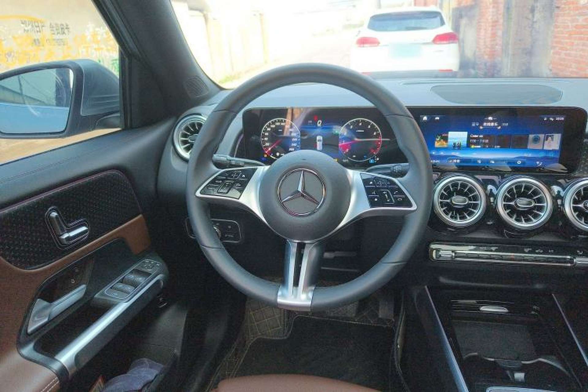 Used Mercedes-Benz GLB 2024 Refresh GLB 220 Dynamic Edition Steering Wheel