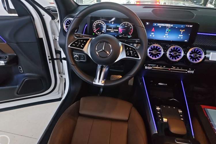 Used Mercedes-Benz GLB 2024 GLB 220 Fashion Model Audio And AC Panel