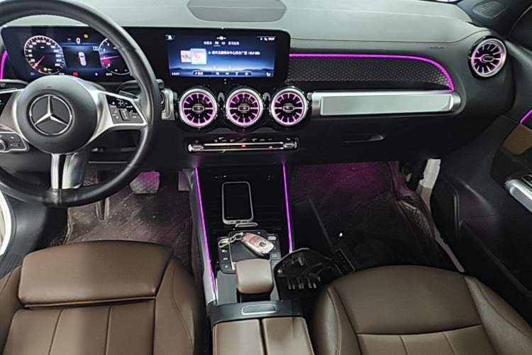 Used Mercedes-Benz GLB 2024 GLB 220 Dynamic Edition Audio And AC Panel