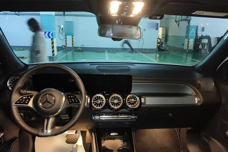 Used Mercedes-Benz GLB 2024 Refresh GLB 220 Dynamic Edition Center Console