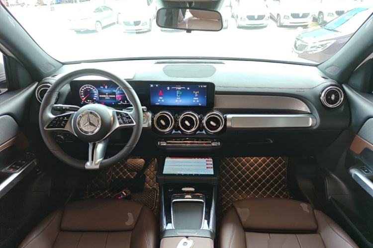 Used Mercedes-Benz GLB 2024 GLB 200 Dynamic Edition Center Console