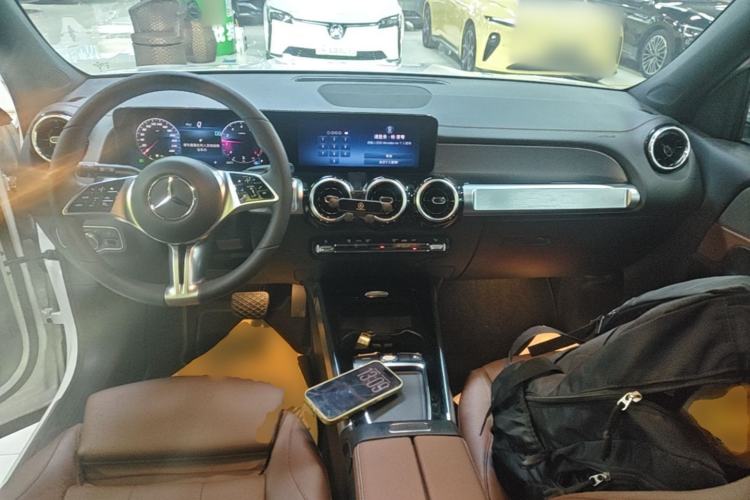 Used Mercedes-Benz GLB 2024 GLB 200 Dynamic Edition Center Console