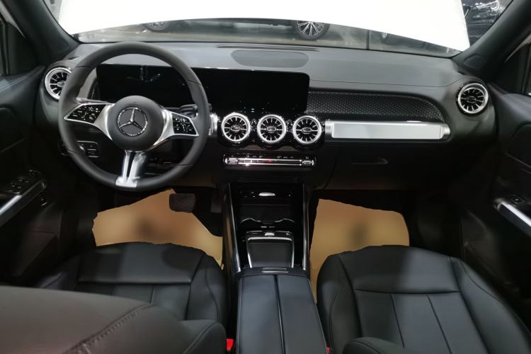 Used Mercedes-Benz GLB 2024 Refresh GLB 220 Dynamic Edition Center Console
