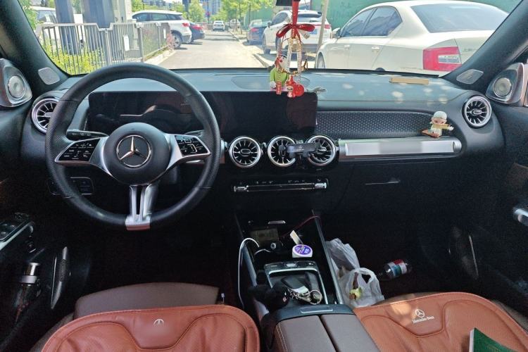 Used Mercedes-Benz GLB 2024 Refresh GLB 220 Dynamic Edition Center Console